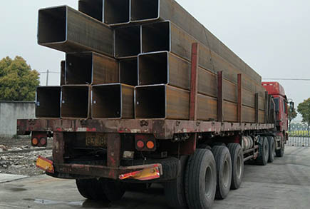 正镶白大口径无缝方管