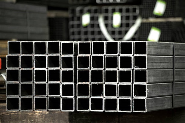 正镶白Q355B<font style='color:red'>无缝方管</font>促销价格